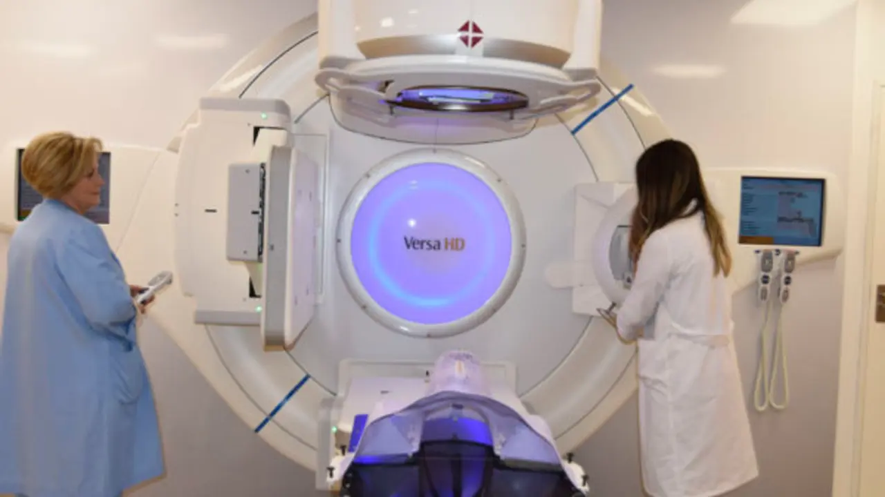  SALUD_imagen archivo. acelerador lineal HURS_14-1 