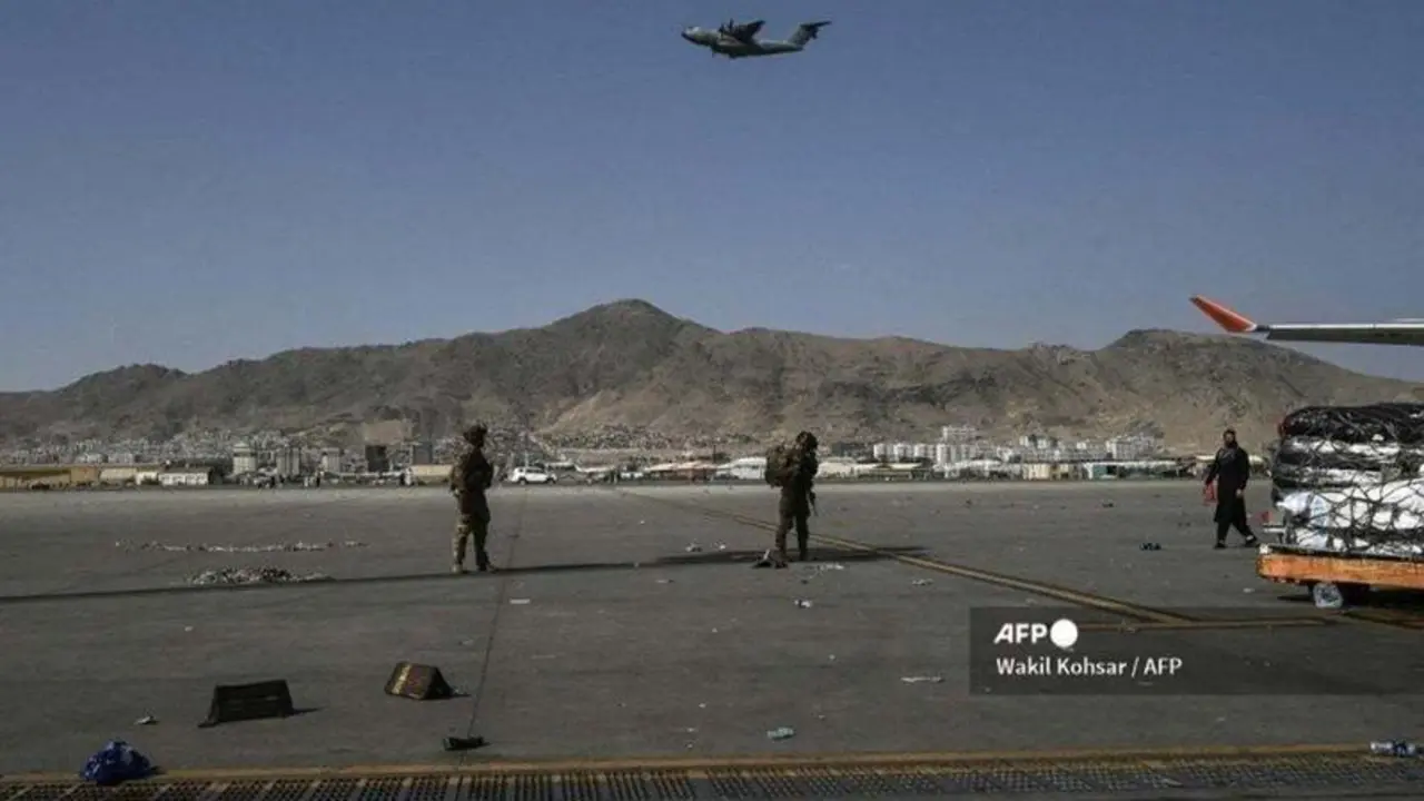  Un avi&oacute;n militar en Kabul - obtenido de 24 horas 