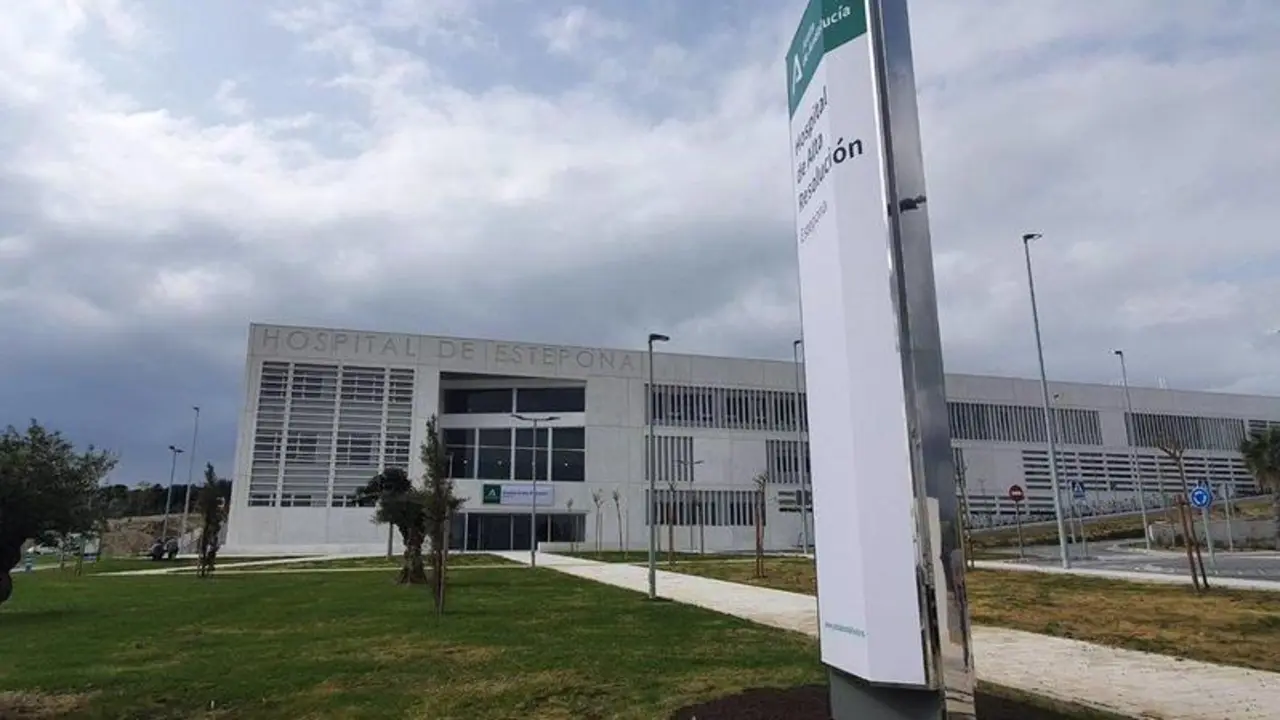  El Hospital de Alta Resoluci&oacute;n de Estepona. Fachada - JUNTA DE ANDALUC&Iacute;A 