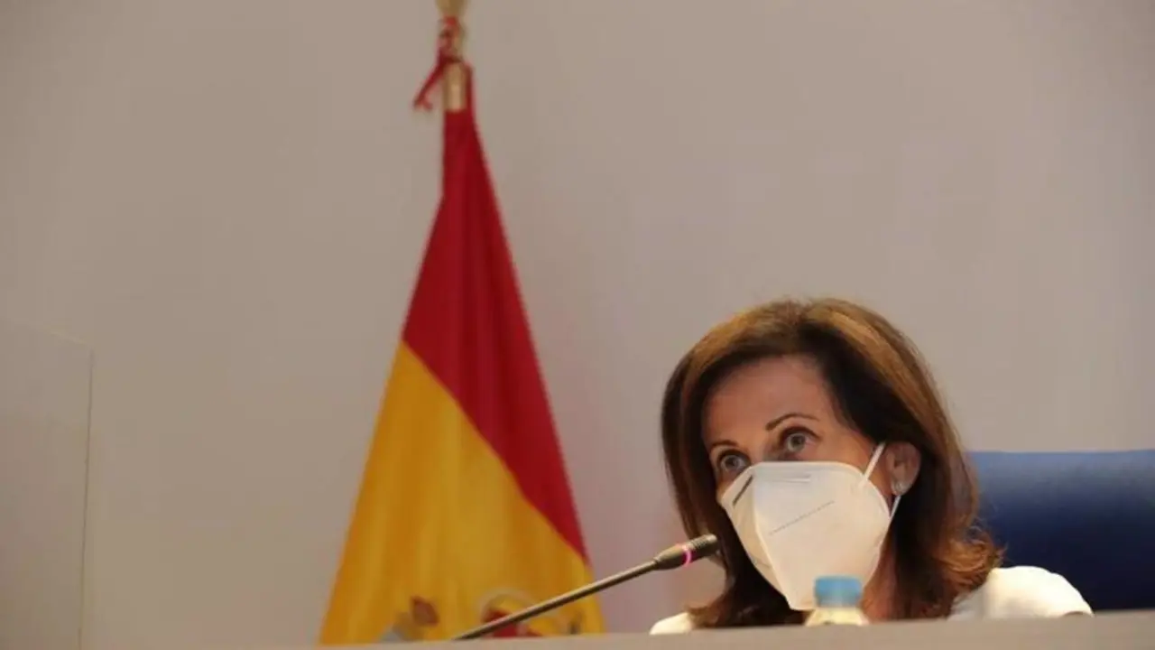  La ministra de Defensa, Margarita Robles, interviene durante su visita al Mando de Operaciones 