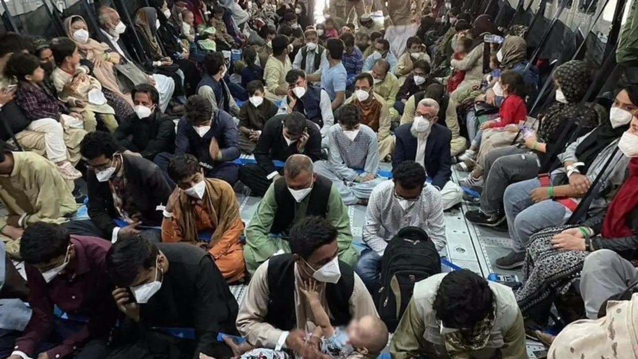  Avi&oacute;n A400M aprovecha su capacidad de transporte para evacuar al mayor n&uacute;mero de colaboradores afganos - MINISTERIO DE DEFENSA 