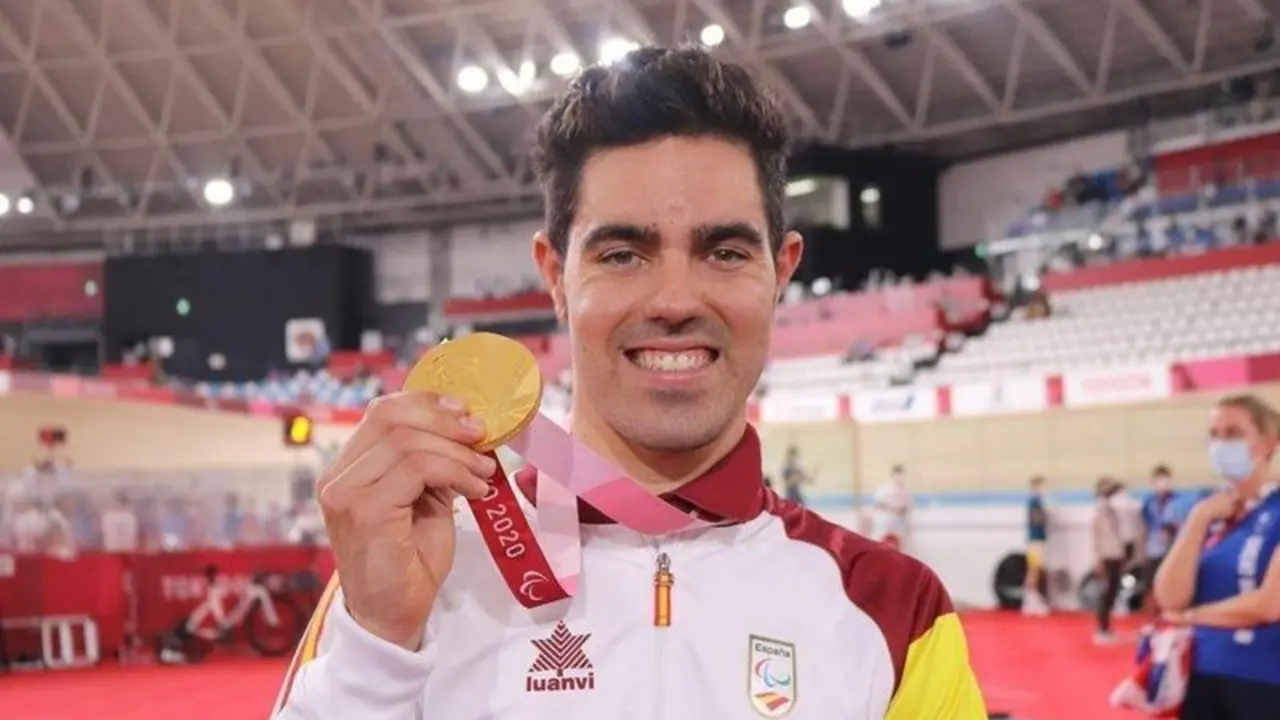  Alfonso Cabello luce el Oro | tokio2020.paralimpicos.es 
