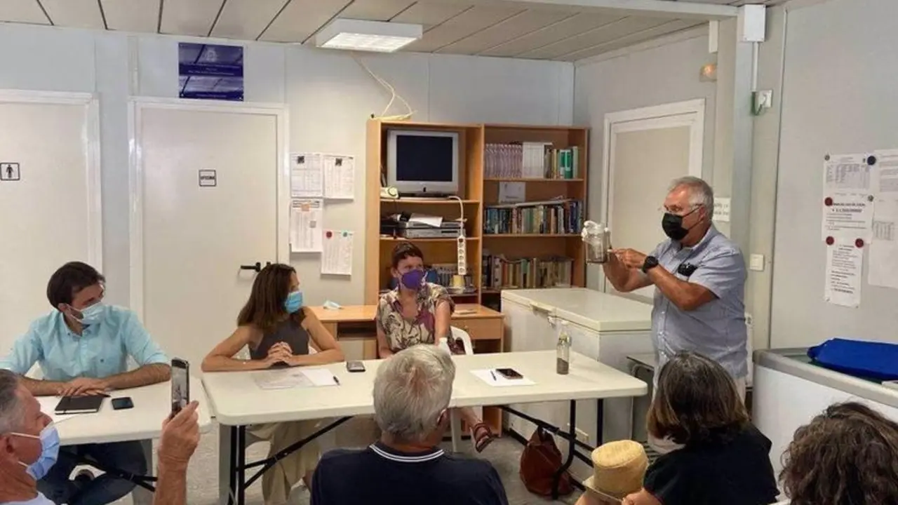  Ione Belarra se re&uacute;ne con una decena de asociaciones en defensa de la laguna antes de visitar La Manga para conocer la situaci&oacute;n sobre el terreno y escuchar sus reivindicaciones - PODEMOS 