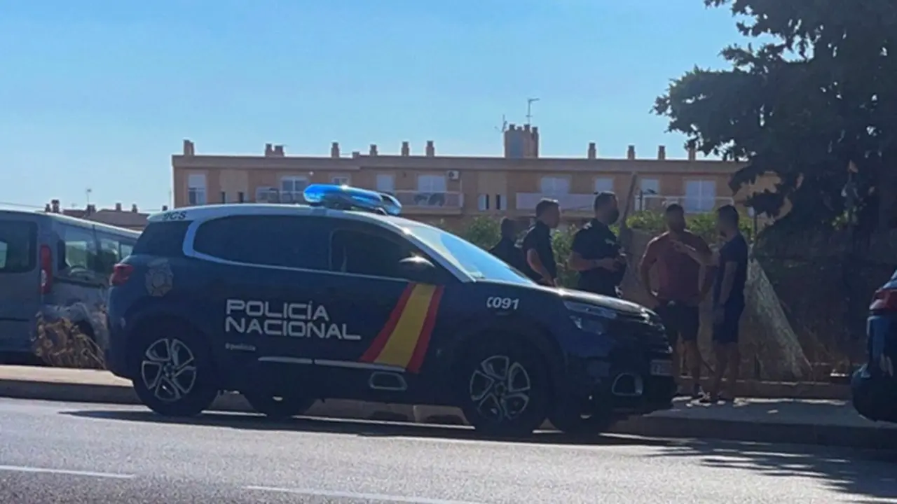  Un polic&iacute;a alumno evita que una mujer, que discut&iacute;a con su pareja, se tire por un puente. - POLIC&Iacute;A NACIONAL 