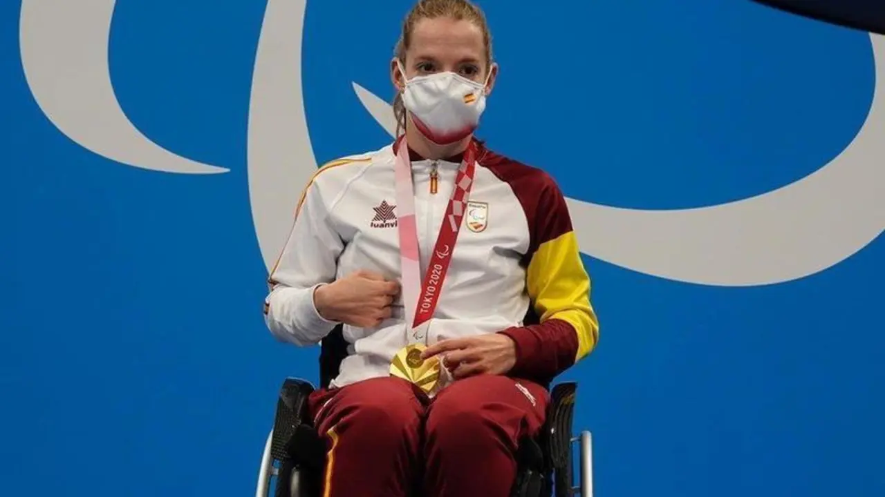  Marta Fern&aacute;ndez medalla 