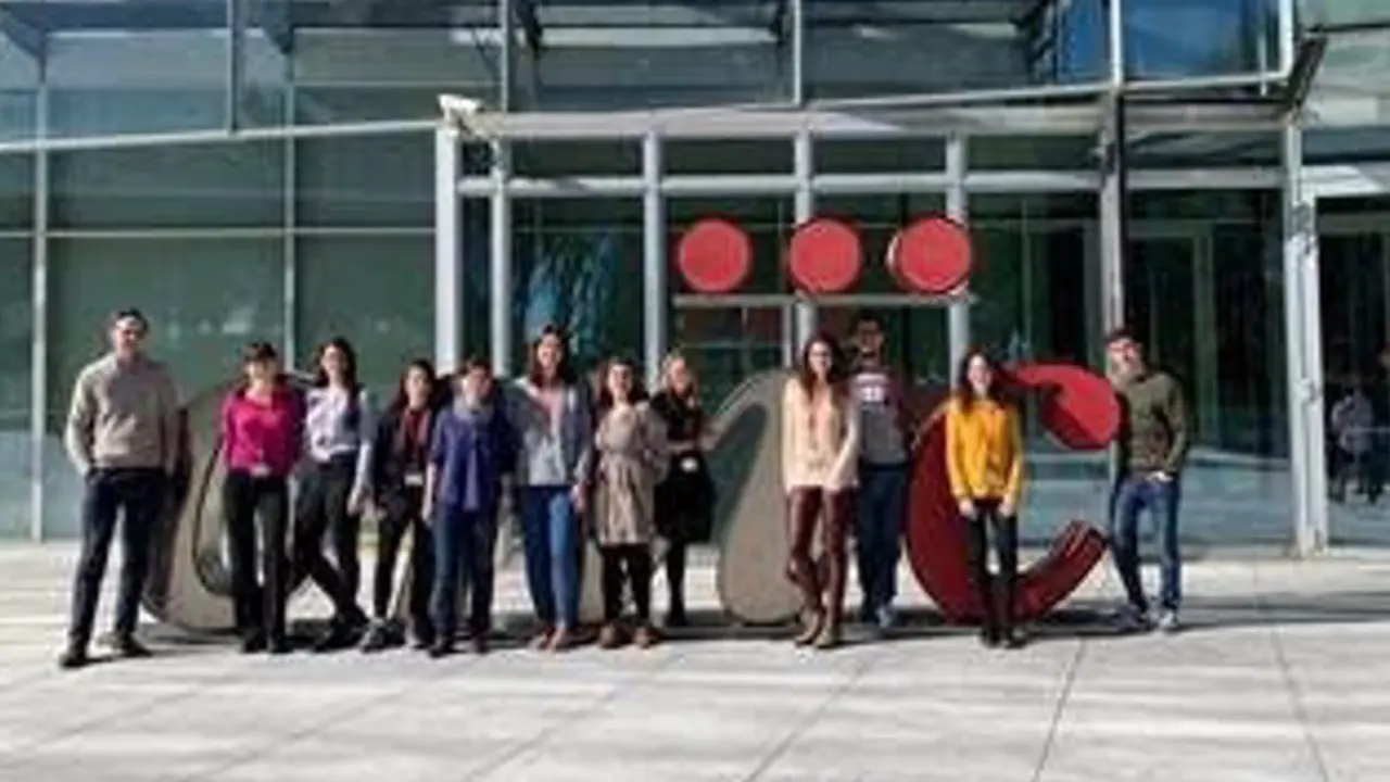  De izquierda a derecha: Enrique Lara-Pezzi, Laura Lalaguna, Laura Ramos, Elena Gonz&aacute;lez, Mar&iacute;a Villalba, Claudia Camarero, Marina L&oacute;pez, Betel Olaizola, Ascensi&oacute;n Rey, Carlos Mart&iacute;, El&iacute;sabet Bello y Javier Larrasa. - CNIC 