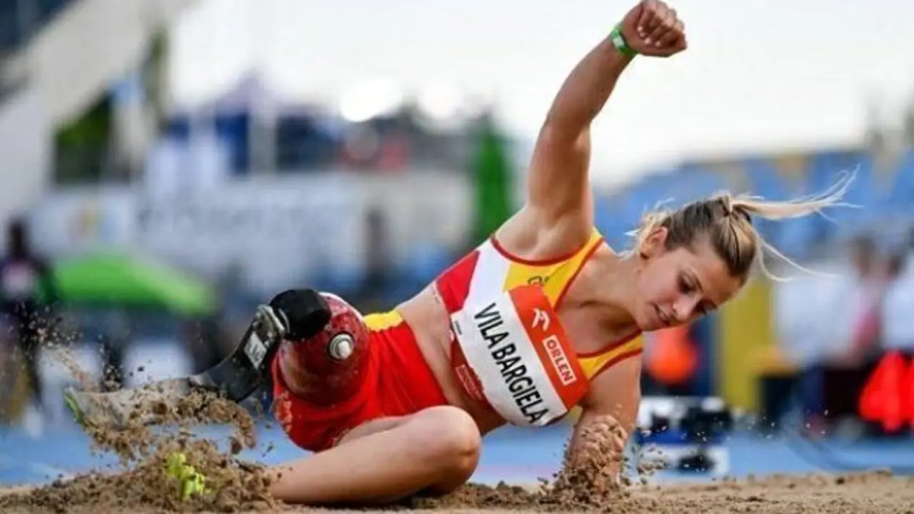  Desir&eacute;e Vila. Twitter 