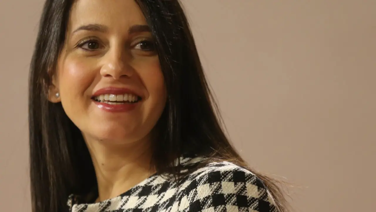  La presidenta de Ciudadanos (Cs), In&eacute;s Arrimadas, durante una rueda de prensa junto al el presidente de Castilla-La Mancha, en el Palacio de Fuensalida, a 8 de septiembre de 2021, en Toledo, Castilla-La Mancha (Espa&ntilde;a). - Isabel Infantes - Europa Press 