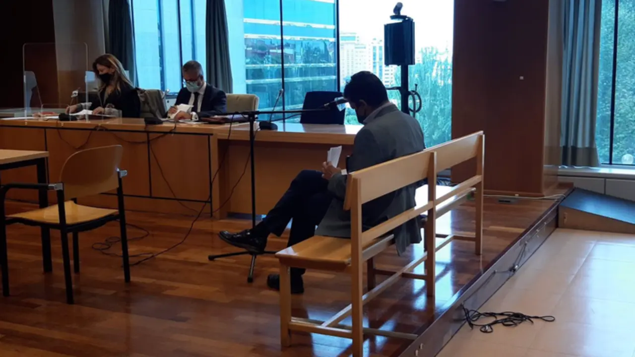  Profesor acusado de abusos sexuales a cuatro alumnas - EUROPA PRESS 