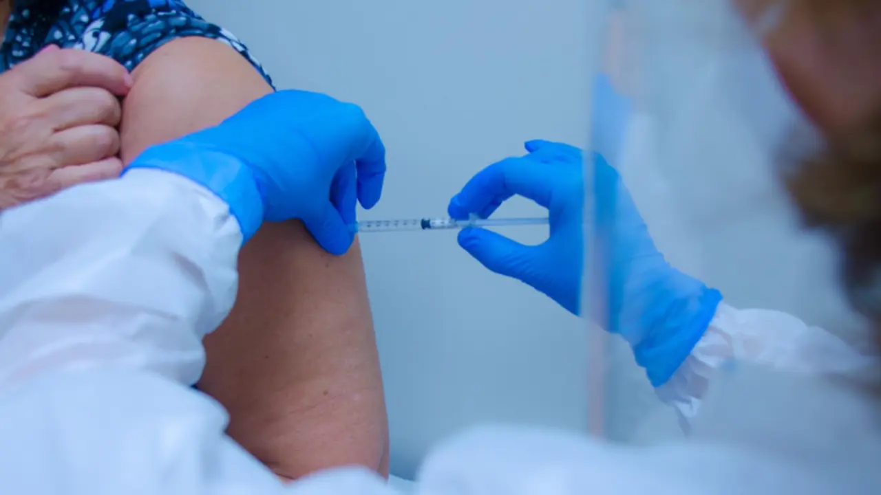  Archivo - Fundaci&oacute;n para el Fomento de la Investigaci&oacute;n Sanitaria y Biom&eacute;dica de la Comunitat Valenciana (Fisabio) coordina 'Covidrive', un proyecto internacional que estimar&aacute; la efectividad de las vacunas frente a la Covid. - GVA - Archivo 