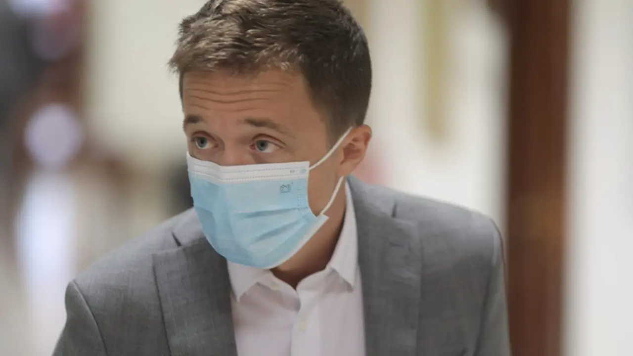  El l&iacute;der de M&aacute;s Pa&iacute;s, &Iacute;&ntilde;igo Errej&oacute;n, se dirige a una Junta de Portavoces en el Congreso de los Diputados, a 14 de septiembre, en Madrid (Espa&ntilde;a). - Eduardo Parra - Europa Press 