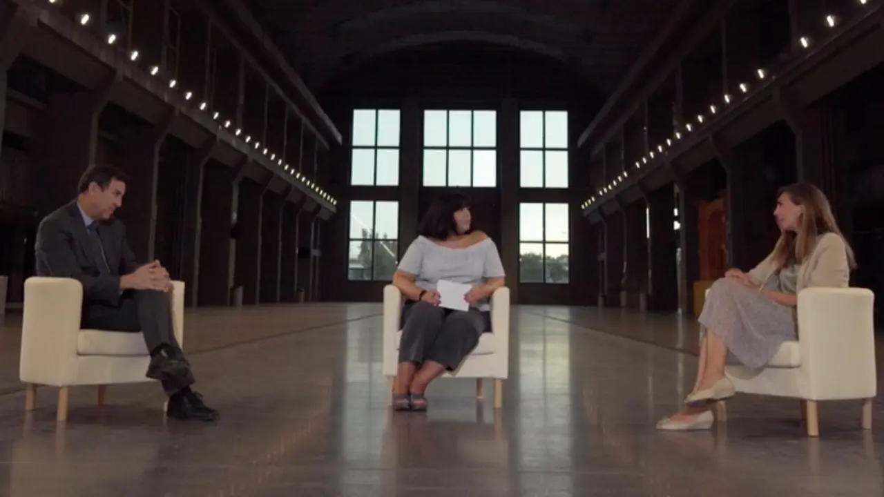  De izquierda a derecha, Ram&oacute;n Garc&iacute;a Sanz, Bel&eacute;n G&oacute;mez del Pino (presentadora y moderadora) y Marta Puyol Escolar. - SEHH 