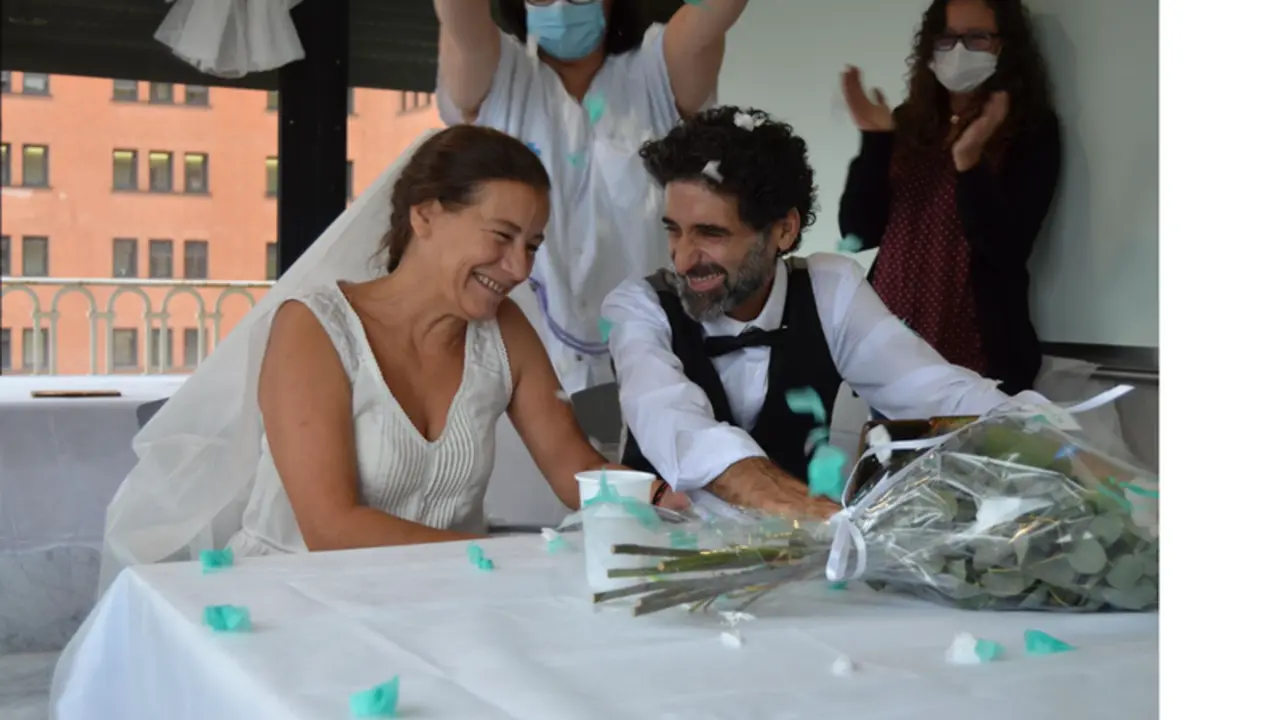  Un paciente ingresado en Vall d'Hebron se casa - HOSPITAL VALL D'HEBRON 