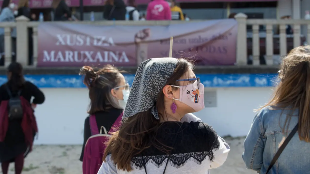 <p> Archivo - Varias mujeres participan en una manifestaci&oacute;n en apoyo a las 87 mujeres que en 2019 fueron grabadas &ldquo;sin autorizaci&oacute;n&rdquo;, a 4 de abriil de 2021, en San Cibrao, Lugo, Galicia (Espa&ntilde;a). - Carlos Castro - Europa Press - Archivo </p>