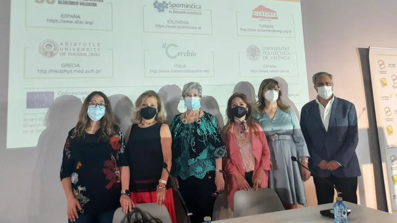 <p> De izq a dcha: Soledad Corach&aacute;n, Ana Mar&iacute;a Ru&iacute;z, Inmaculada Lid&oacute;n, Mercedes R&iacute;os, Rosa Redolat y Jos&eacute; Botella. - AFAV </p>