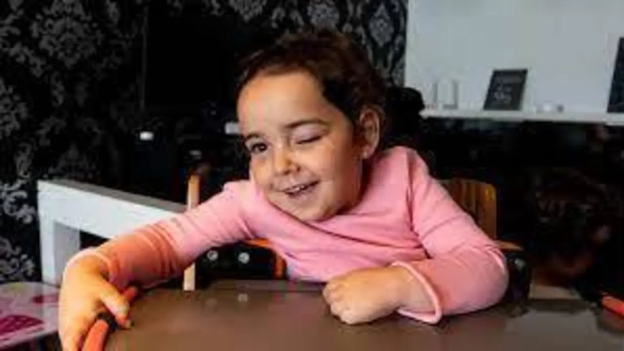 <p> alba pompita </p>