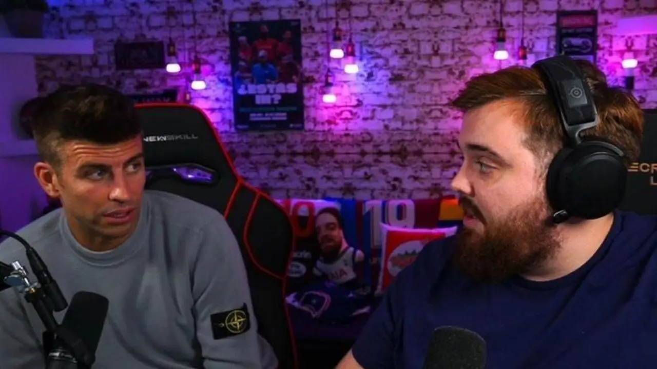 <p> Ibai y Piqu&eacute; en el anuncio de la Ballon World Cup </p>