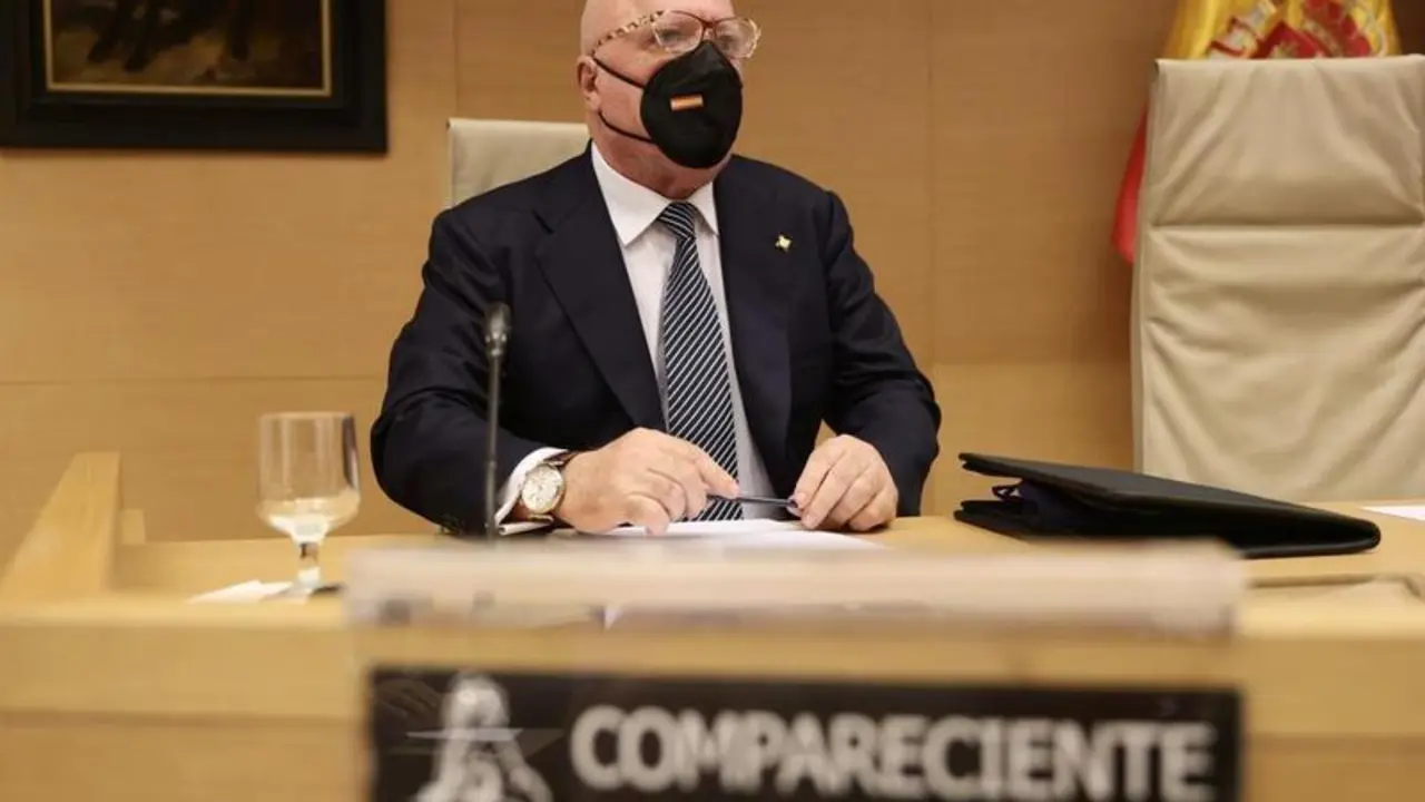 <p> Villarejo en la comparecencia de ayer. </p>