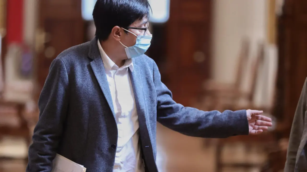 <p> El diputado de Unidas Podemos, Gerardo Pisarello, se dirige a una reuni&oacute;n con los miembros de la Mesa de la C&aacute;mara. - Eduardo Parra - Europa PressEl diputado de Unidas Podemos, Gerardo Pisarello, se dirige a una reuni&oacute;n con los miembros de la Mesa de la C&aacute;mara. - Eduardo Parra - Europa Press </p>