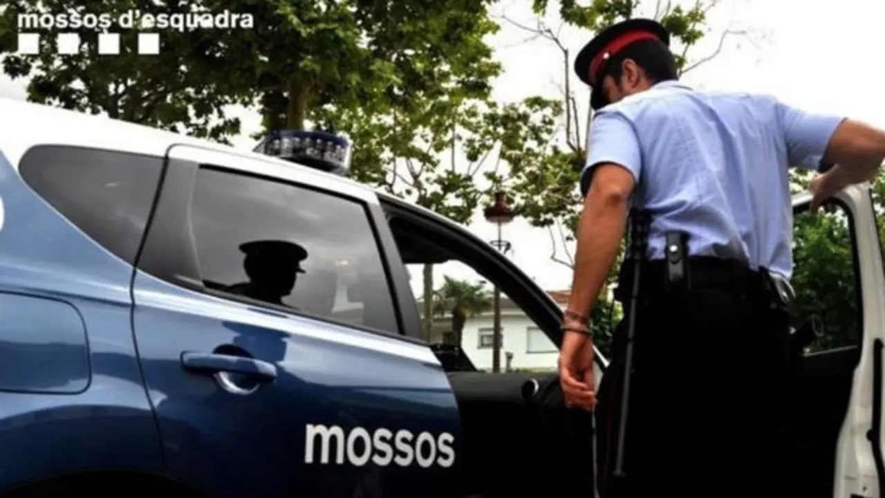 <p> Mossos d&acute;esquadra </p>