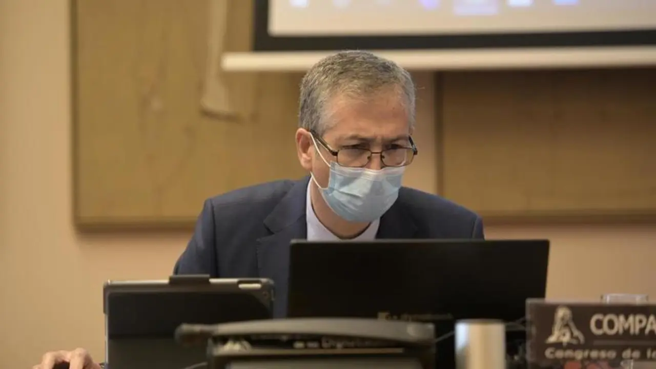 <p> El gobernador del Banco de Espa&ntilde;a, Pablo Hern&aacute;ndez de Cos, a su llegada a una Comisi&oacute;n de Presupuestos en el Congreso - &Oacute;scar Ca&ntilde;as - Europa Press </p>