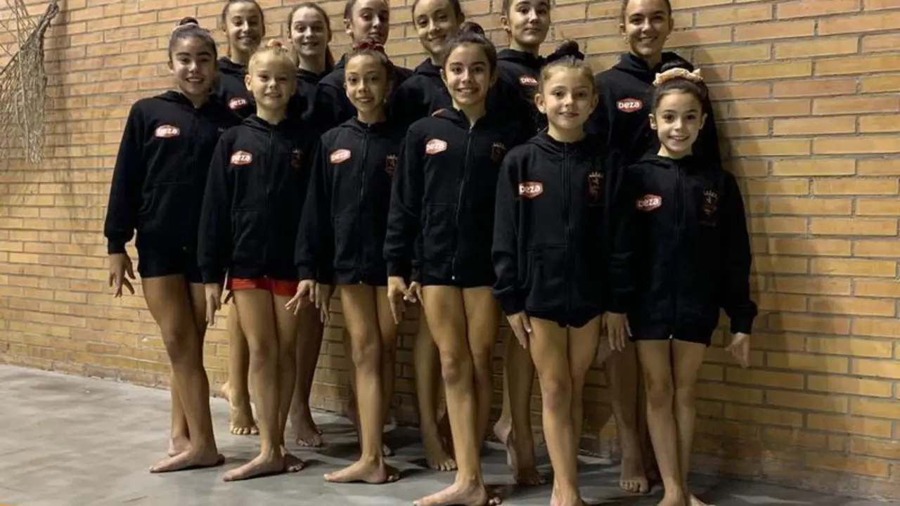 <p> Gimnastas del equipo de Alev&iacute;n Absoluto de G.R S&eacute;neca </p>