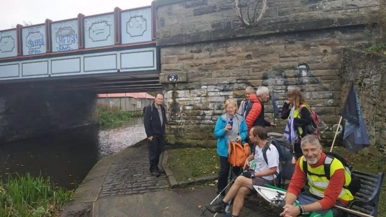 <p> Caminantes de varios pa&iacute;ses europeos llegan con la 'Marcha a Glasgow' a la ciudad escocesa donde se reune la COP26 para exigir a los pa&iacute;ses mayor ambici&oacute;n clim&aacute;tica. - MARCHA A GLASGOW </p>