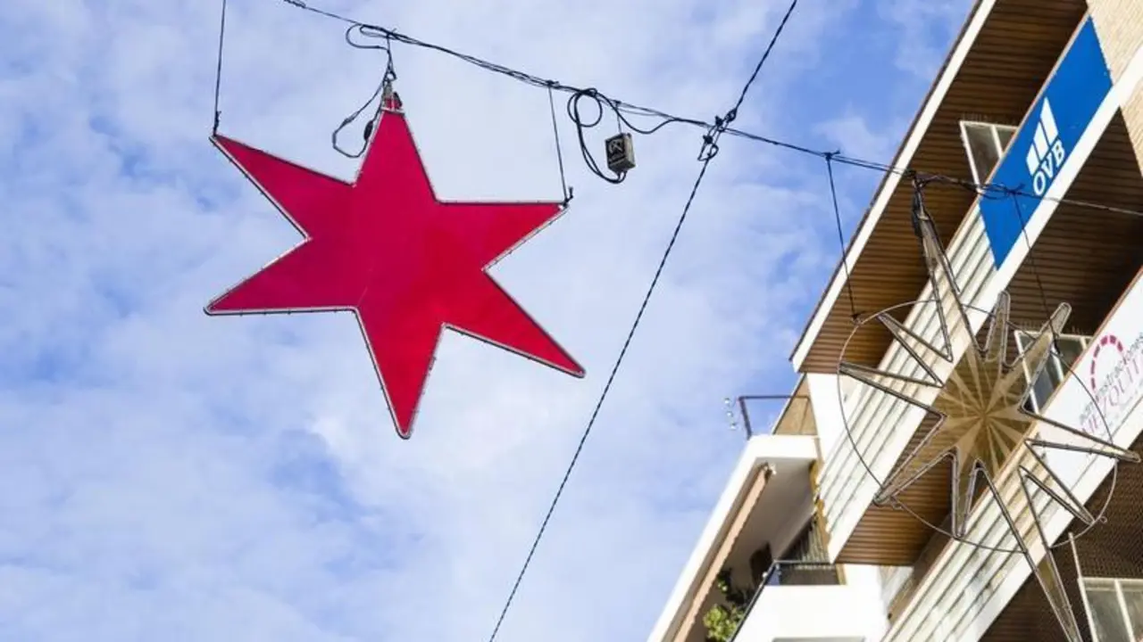 <p> Luces de Navidad - José León. </p>