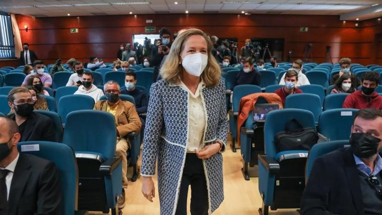 <p> La vicepresidenta primera y ministra de Asuntos Econ&oacute;micos, Nadia Calvi&ntilde;o - Marta Fern&aacute;ndez Jara - Europa Press </p>