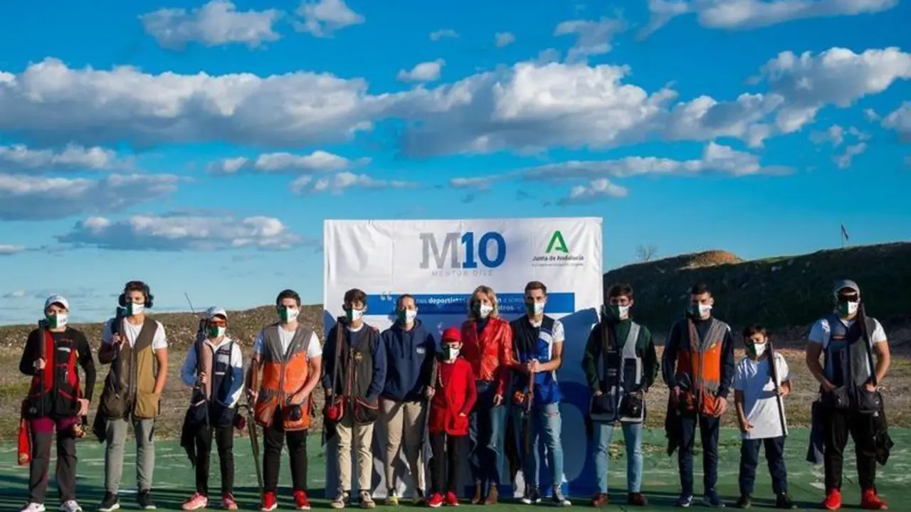 <p> La medallista ol&iacute;mpica cordobesa F&aacute;tima G&aacute;lvez ha protagonizado en el Campo de Tiro Los Algarbes de La Carlota un nuevo acto del programa &lsquo;Mentor 10&rsquo; </p>