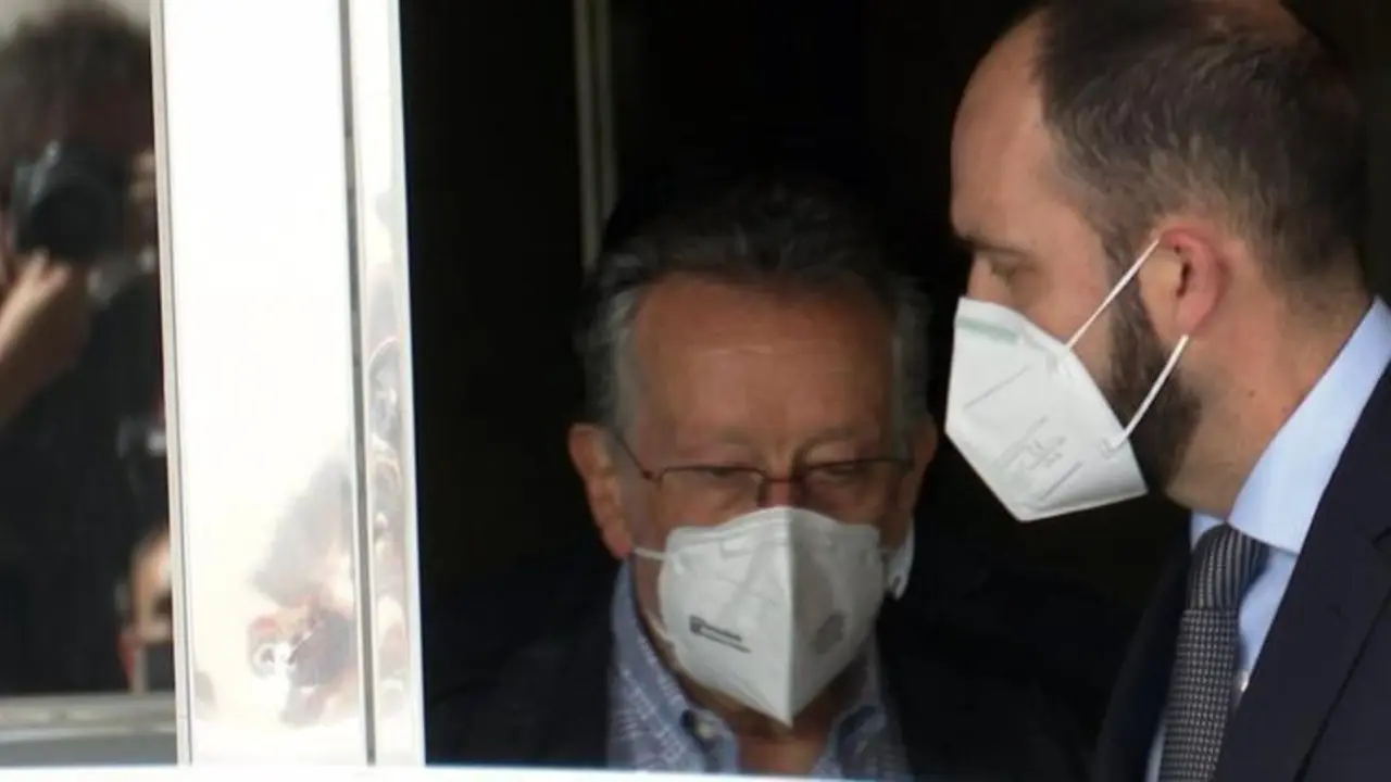 <p> Alfonso Grau fue detenido por su participaci&oacute;n en el caso Azud. </p>