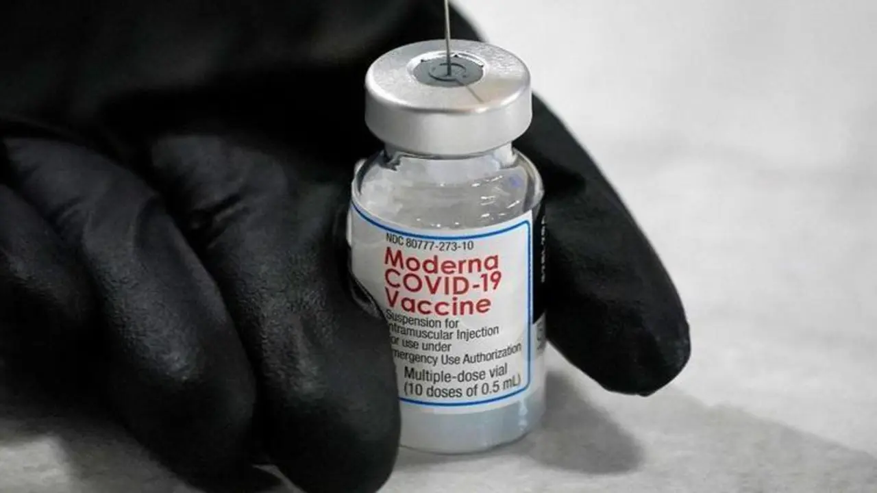 <p> Dosis de la vacuna de Moderna. Twitter </p>