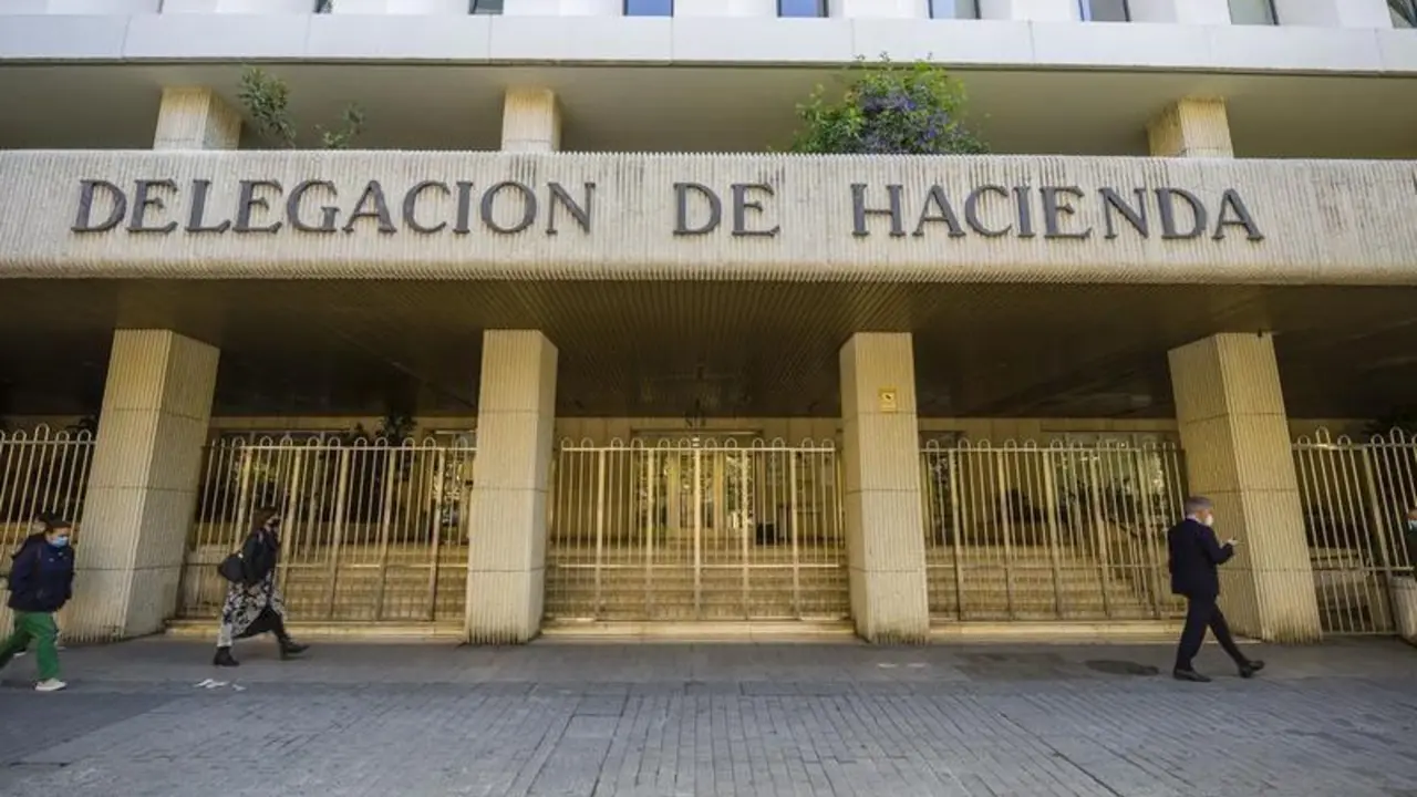 <p> Delegación de Hacienda. </p>