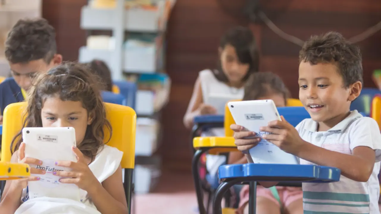 <p> Archivo - Ni&ntilde;os y ni&ntilde;as se benefician del programa de ProFuturo en Brasil - ISMAEL MART&Iacute;NEZ S&Aacute;NCHEZ - Archivo </p>