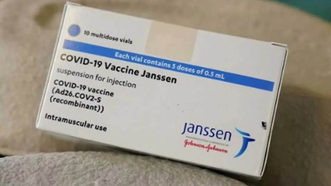 <p> Los vacunados con Janssen recibir&aacute;n a partir de hoy una dosis de refuerzo. </p>