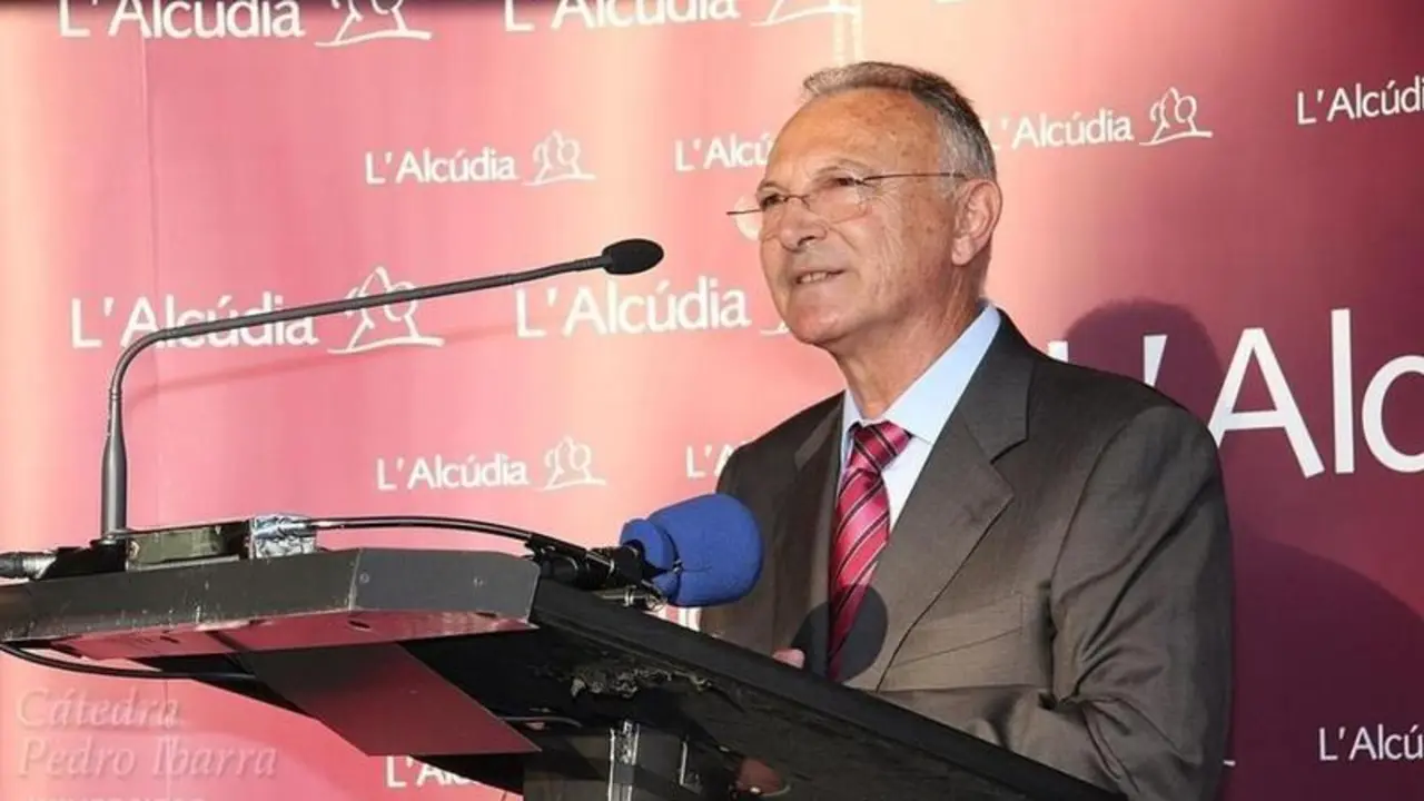 <p> El arque&oacute;logo Rafael Ramos </p>