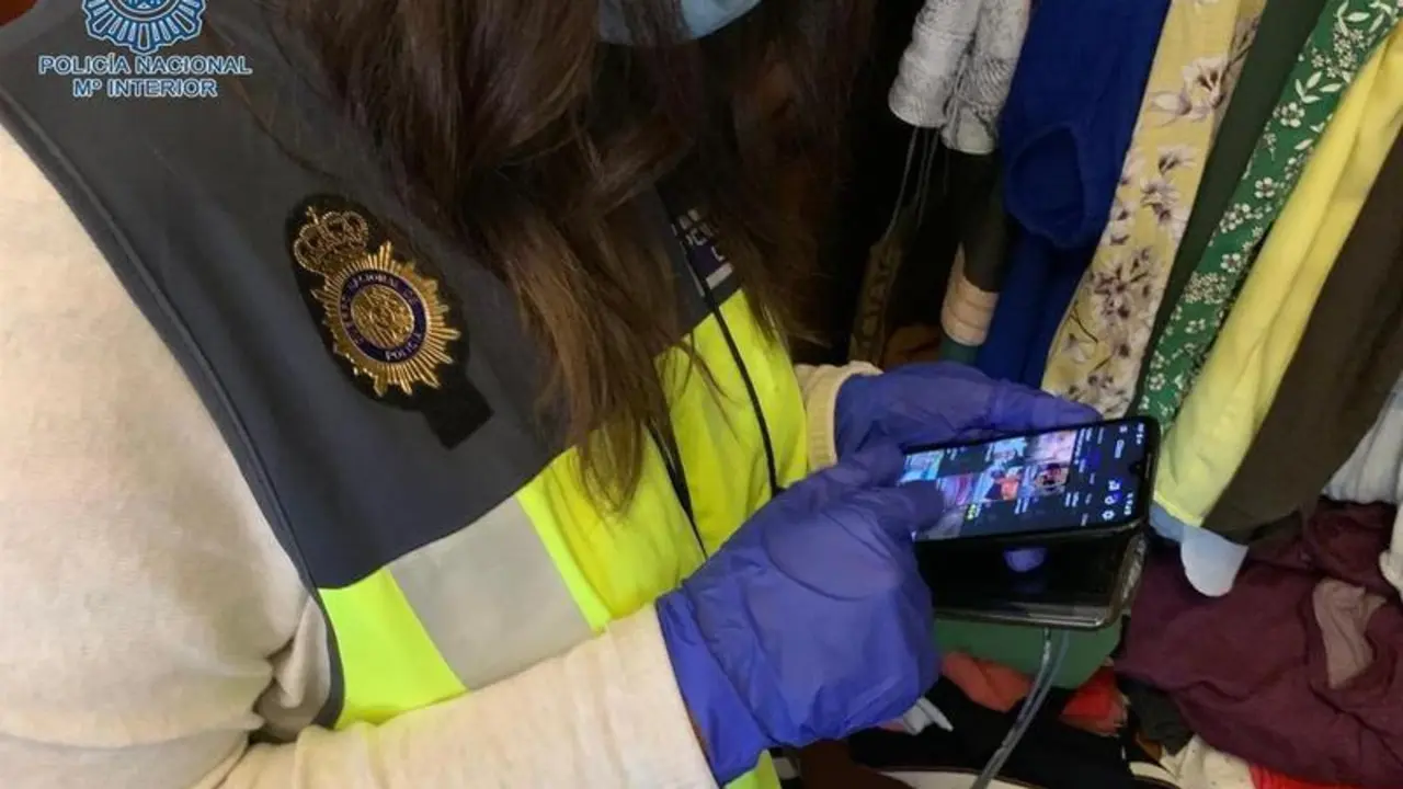 <p> Foto de archivo de Operaci&oacute;n contra la pornograf&iacute;a infantil. - Polic&iacute;a Nacional - Archivo </p>