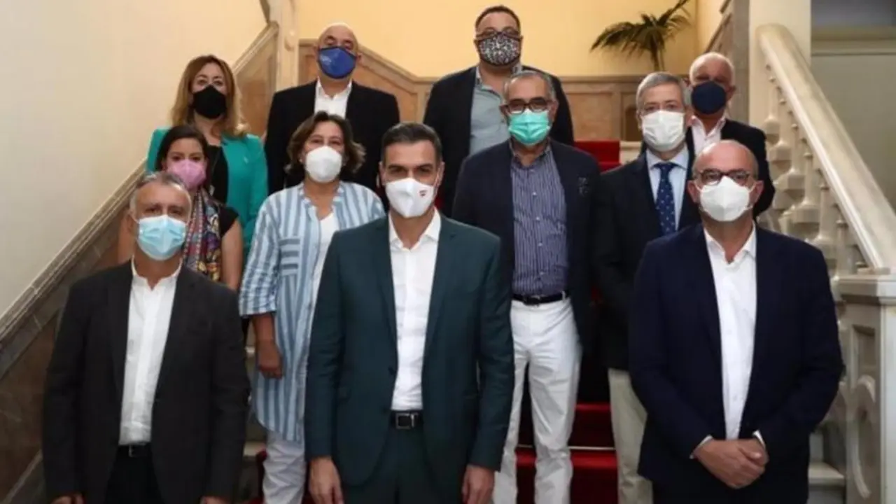 <p> El presidente del Gobierno, Pedro S&aacute;nchez, ha anunciado este s&aacute;bado una inversi&oacute;n de 615 millones de euros en Planes de Sostenibilidad Tur&iacute;stica que buscan beneficiar a los destino y a su oferta </p>