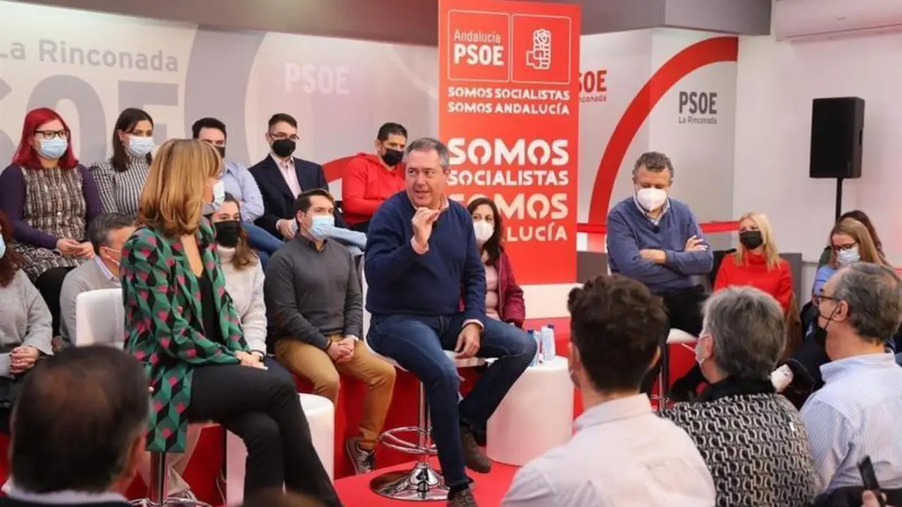 <p> El secretario general del PSOE de Andaluc&iacute;a, Juan Espadas, acompa&ntilde;ado de la ministra de Educaci&oacute;n, Pilar Alegr&iacute;a, y el alcalde de La Rinconada y secretario general del PSOE de Sevilla, Javier Fern&aacute;ndez. </p>