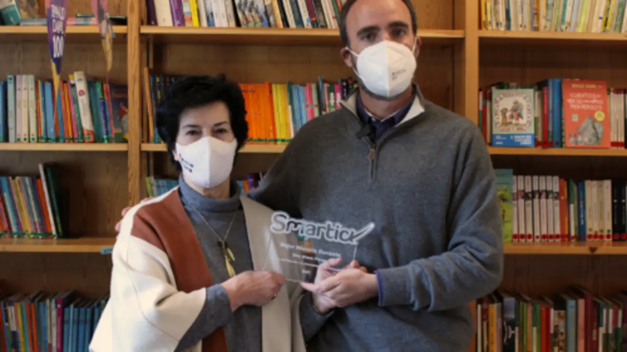 <p> Entrega Premio Smartick a Elena Fl&oacute;rez. </p>