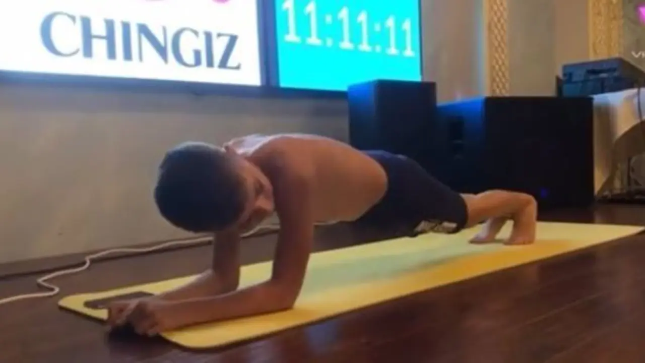 <p> plancha mas larga del mundo </p>