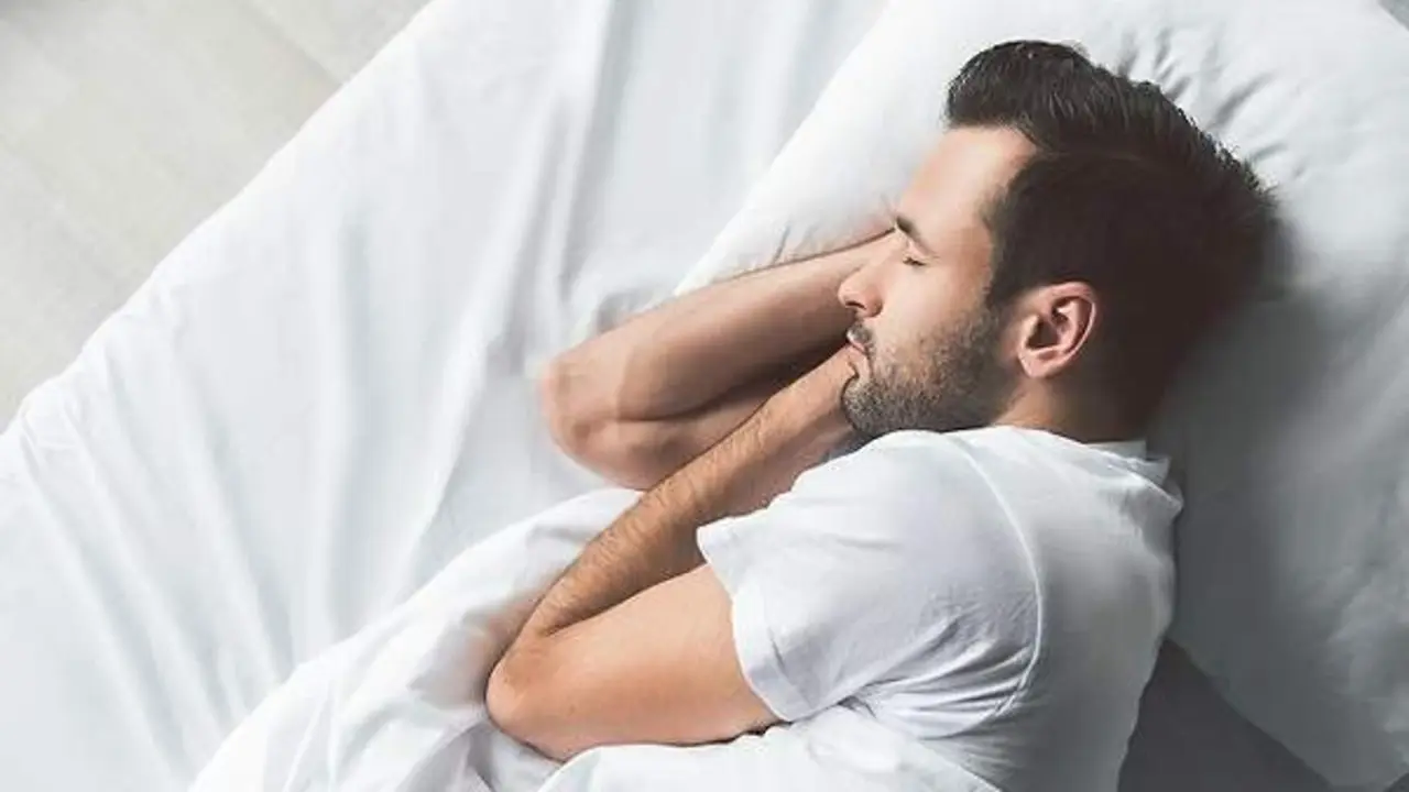 <p> Persona dormida - Imagen de archivo </p>