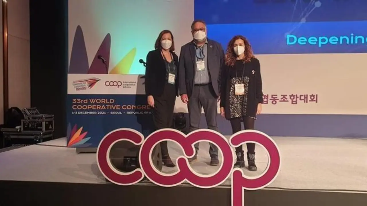 <p> Vicepresidentes de Coceta y C&aacute;mara de Espa&ntilde;a con Maravillas Esp&iacute;n </p>