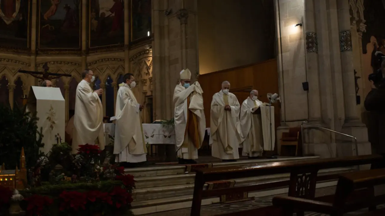 <p> Archivo - El cardenal arzobispo Juan Jos&eacute; Omella durante una misa - David Zorrakino - Europa Press - Archivo </p>