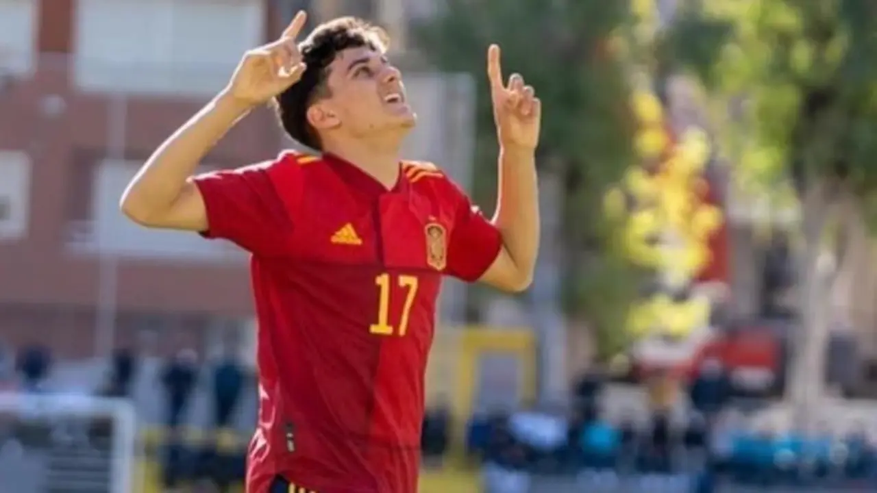 <p> Jos&eacute; Reyes celebra su primer gol con Espa&ntilde;a. </p>