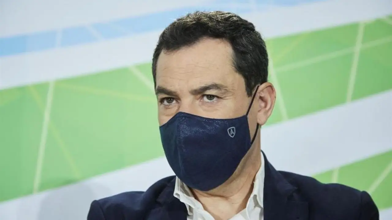 <p> El presidente de la Junta, Juanma Moreno, durante la Junta Directiva Auton&oacute;mica del Partido Popular de Andaluc&iacute;a, a 11 de diciembre de 2021 en Sevilla </p>