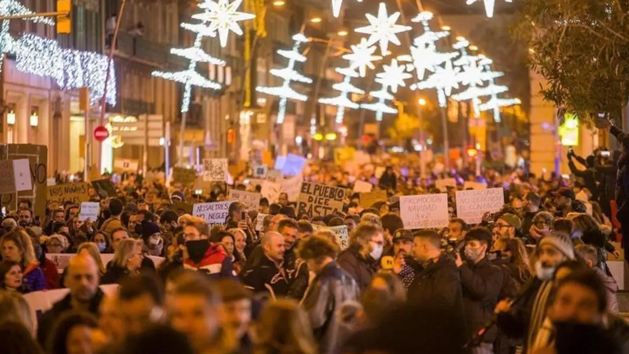 <p> Manifestaci&oacute;n en Barcelona contra el uso del pasaporte Covid </p>