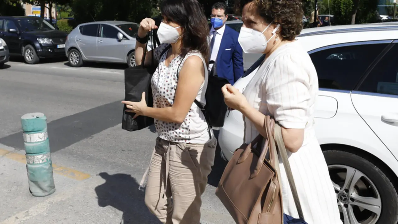 <p> Archivo - Juana Rivas, acude a el Centro de Inserci&oacute;n Social Matilde Cantos en Granada capital acompa&ntilde;ada de sus abogados para entregarse voluntariamente en prisi&oacute;n a 11 de junio 2021 en Granada, Espa&ntilde;a, Andaluc&iacute;a - &Aacute;lex C&aacute;mara - Europa Press - Archivo </p>