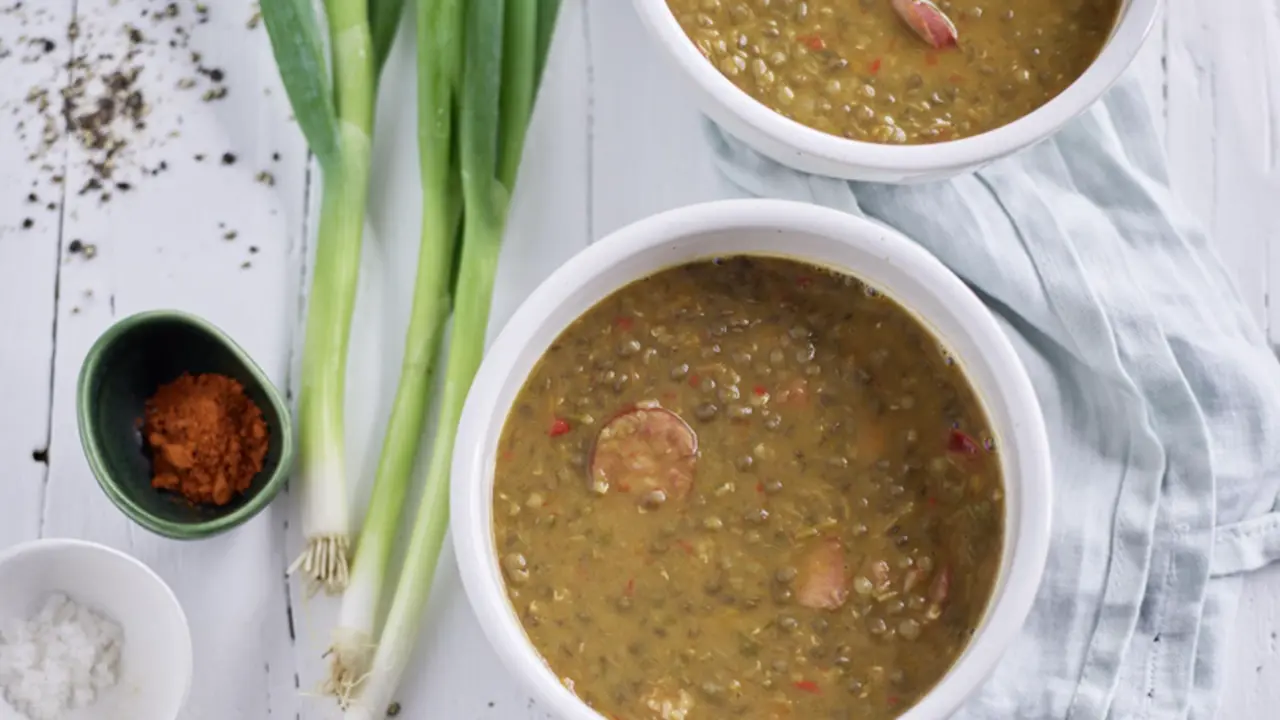 <p> Archivo - Las lentejas estofadas, un cl&aacute;sico en las recetas favoritas de los espa&ntilde;oles - THERMOMIX - Archivo </p>