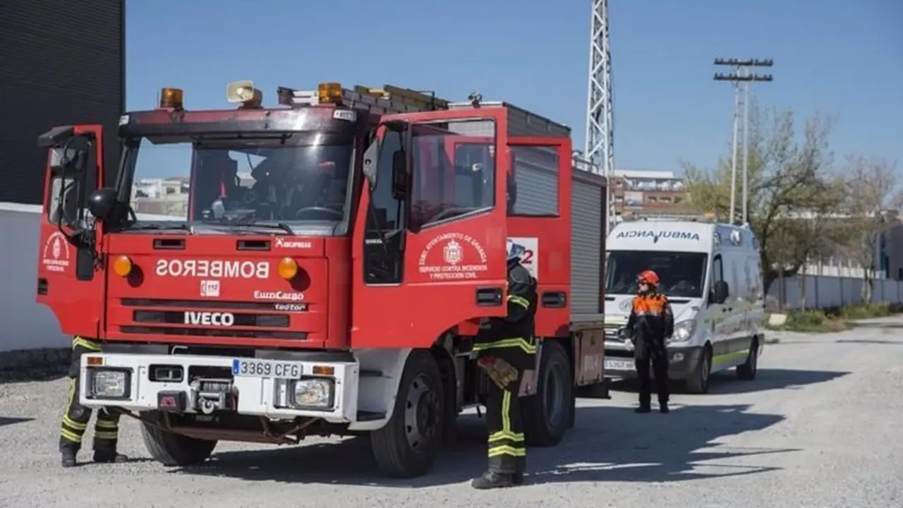<p> Bomberos de Granada </p>